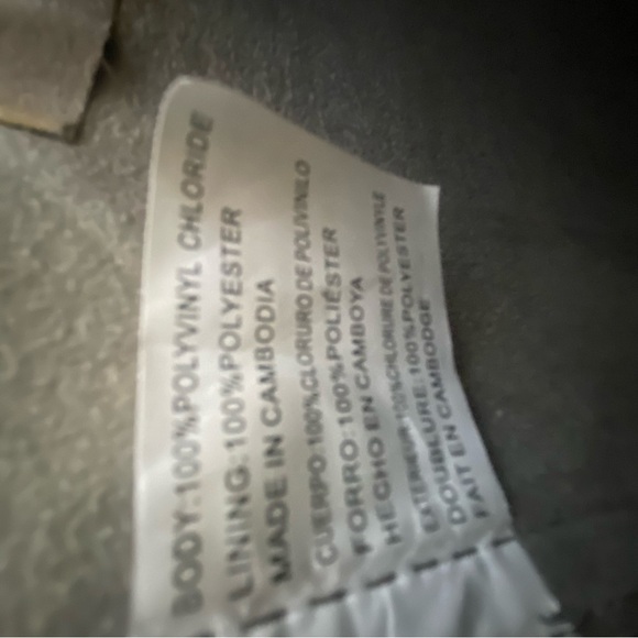 *Free w/Purchase*Steve Madden White Embossed Travel Take Along Tote Earbud Case - Picture 11 of 15